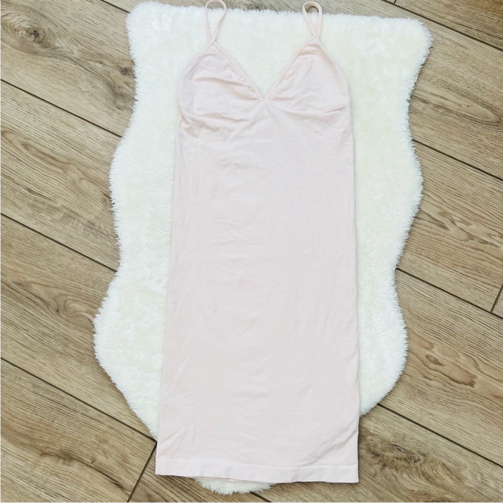 Babaton Blush Contouring Chemise